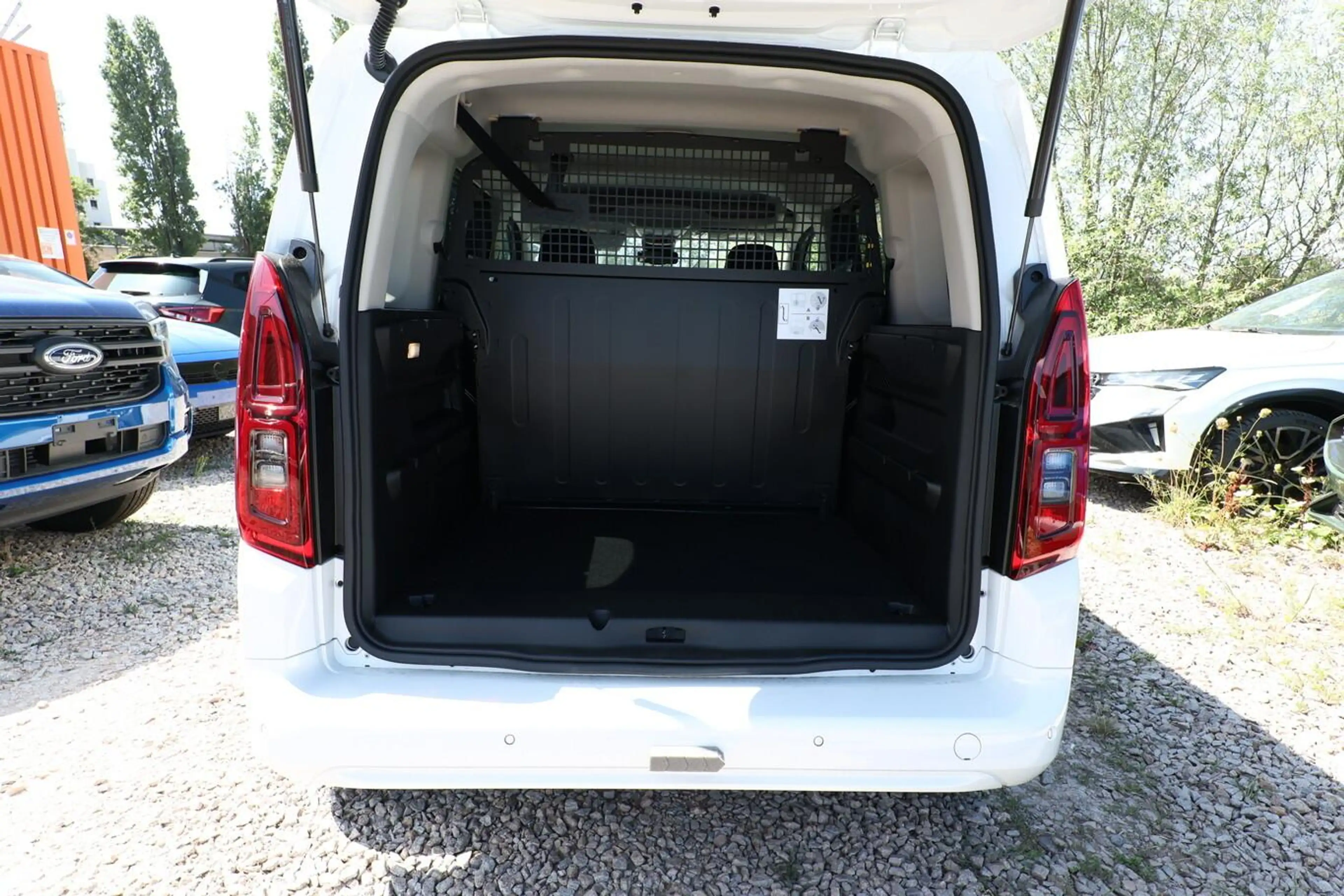 Opel Combo AT8 GS Nav10" Kam IntelliLux PDC Privacy 96 kW ... — photo 11