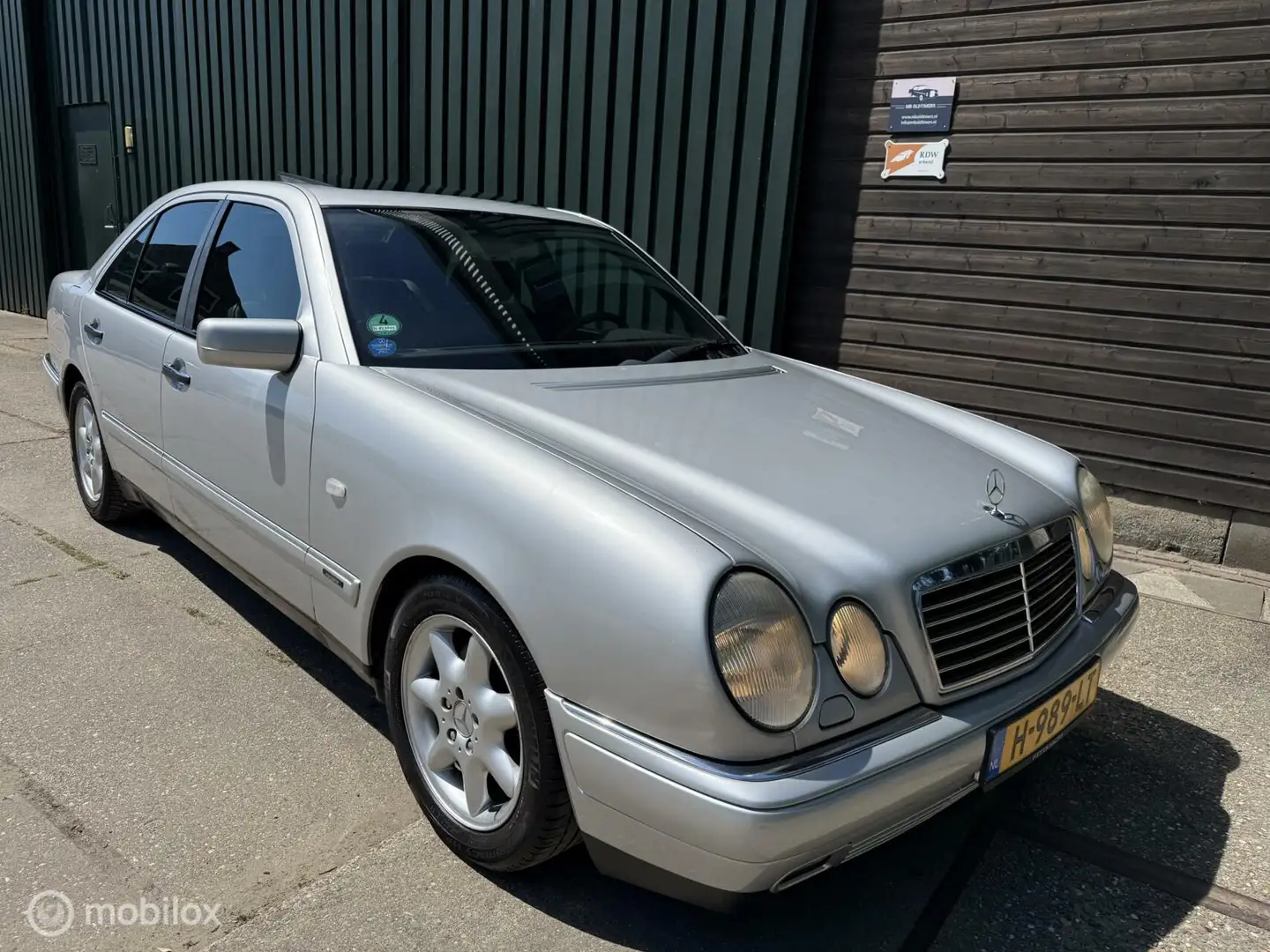 Mercedes-Benz E 320 Avantgarde A4 Grijs - 1