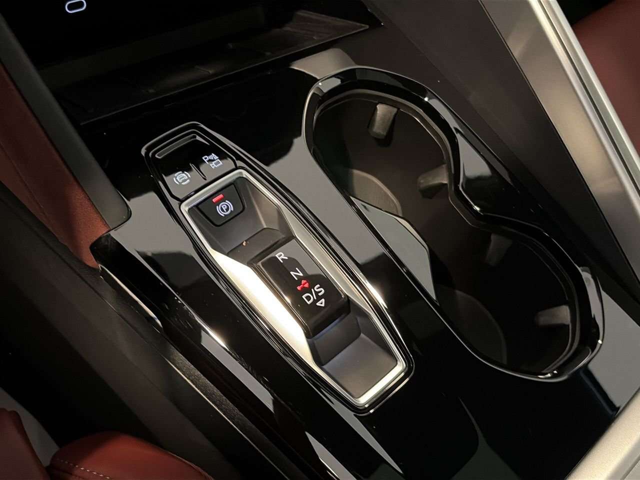 2025 Audi SQ5 Technik | Black Optics Pkg | Trailer Hitch | thumb 26