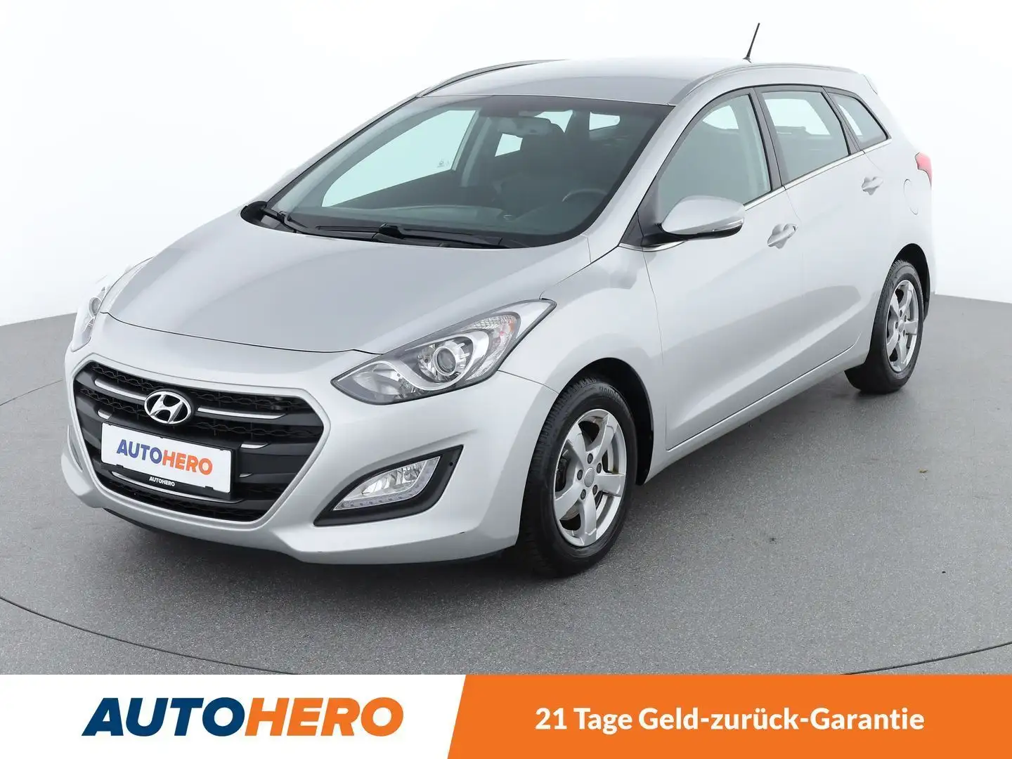 Hyundai i30 1.6 CRDi Comfort Gris - 1