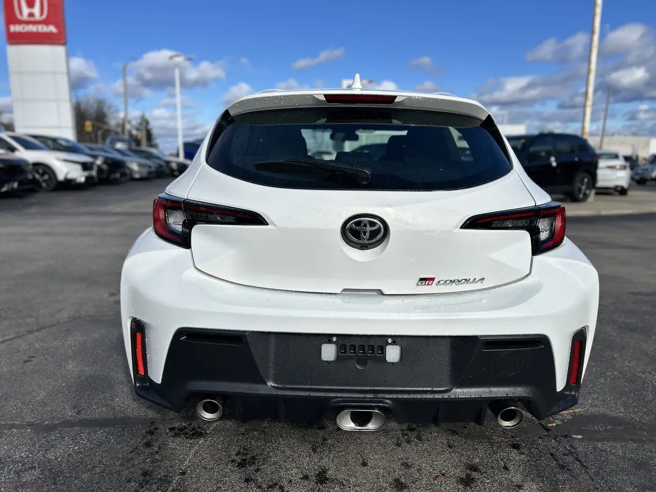 Toyota GR Corolla снимка Toyota GR Corolla