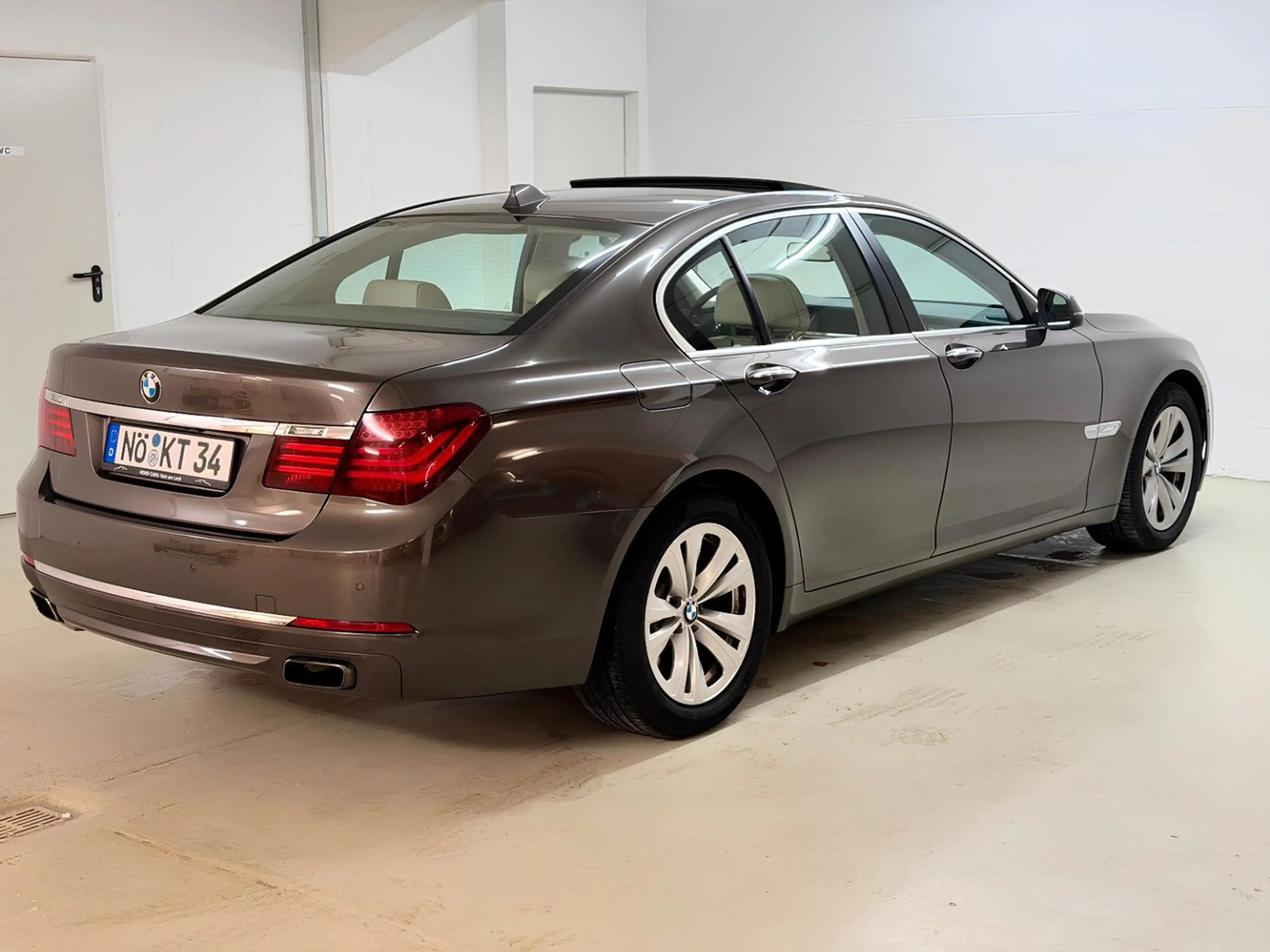 BMW 740 i *KEYLESS *SOFTCLO *HEADUP *KAMERA — photo 11