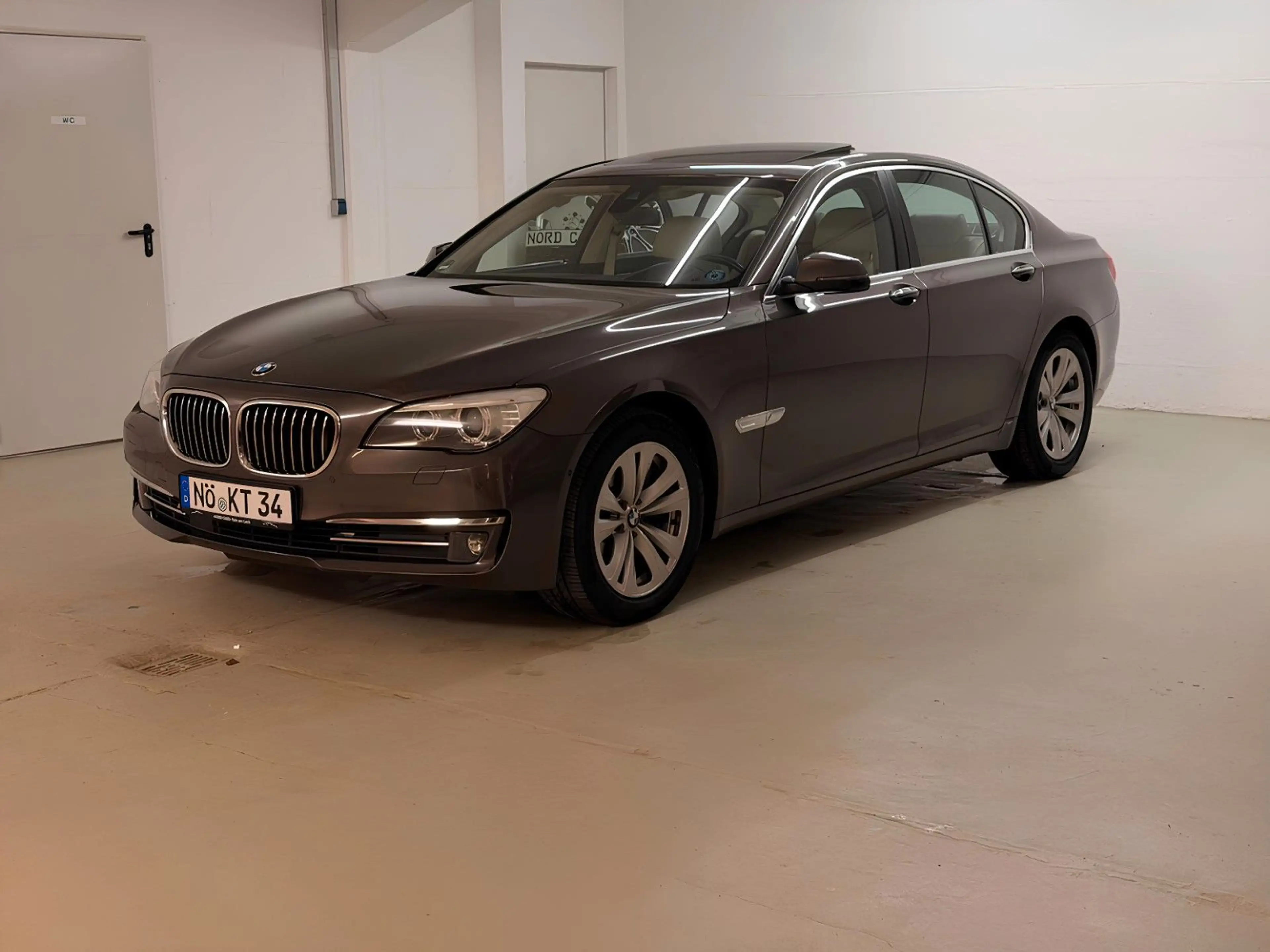 BMW 740 i *KEYLESS *SOFTCLO *HEADUP *KAMERA — photo 2