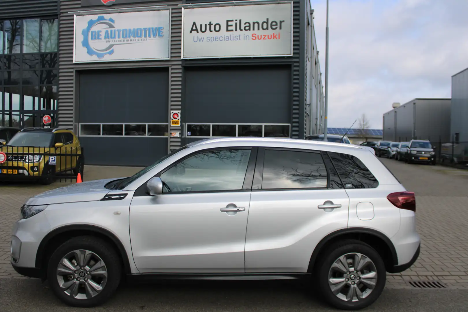 Suzuki Vitara 1.4 Boosterjet Select Smart Hybrid AUTOMAAT Gris - 2