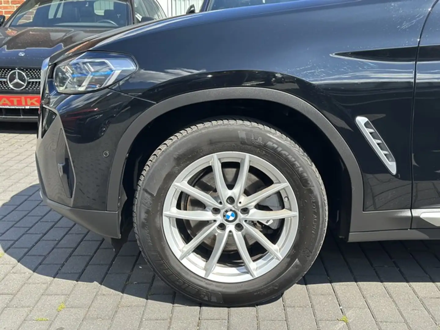 BMW X3 XDRIVE20d PANO / VIRTUALTACHO LASER / 360*CAM Schwarz - 2