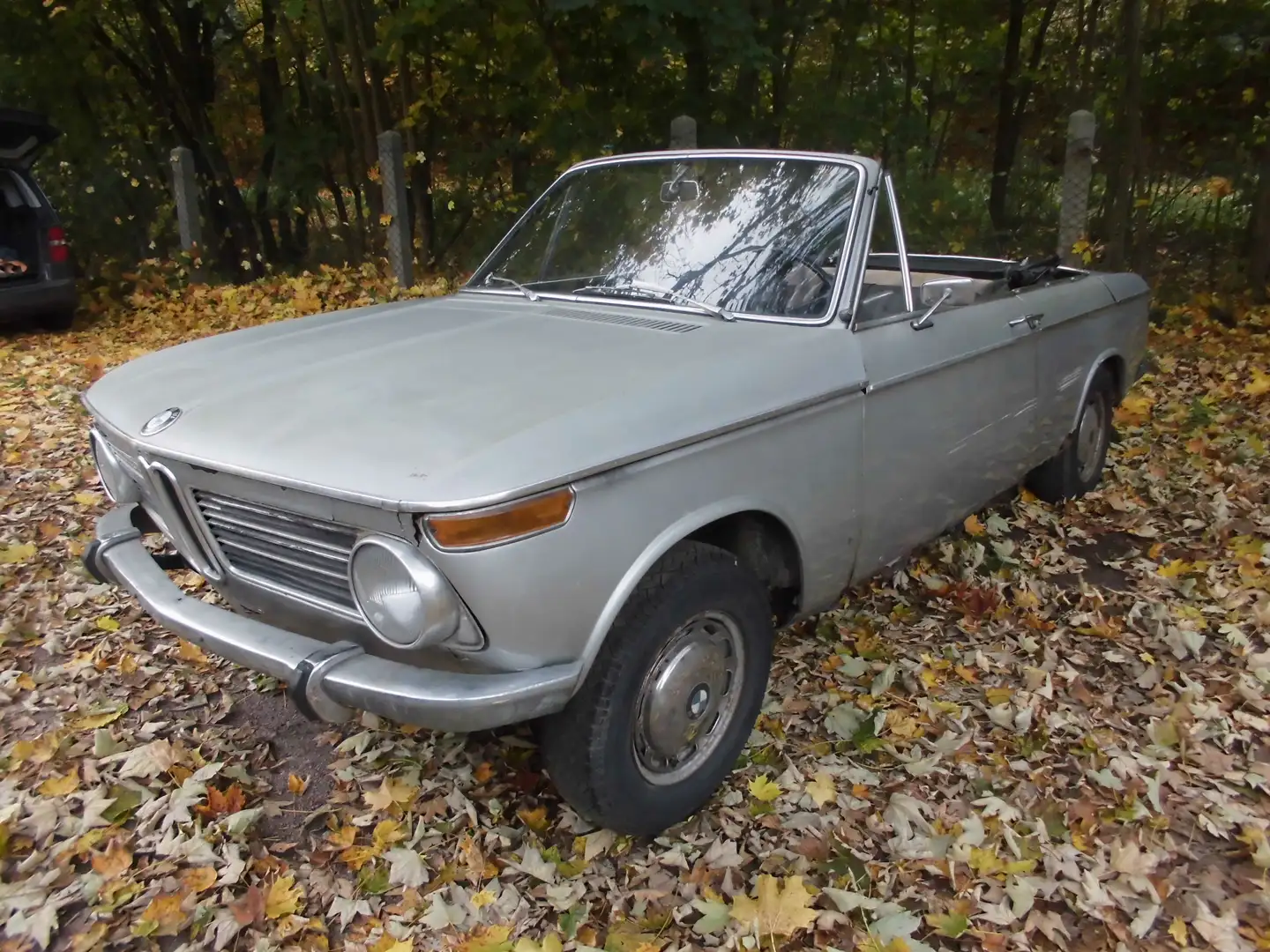 BMW 2002 Argintiu - 1