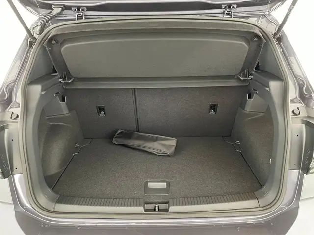 Volkswagen T-Cross view 7