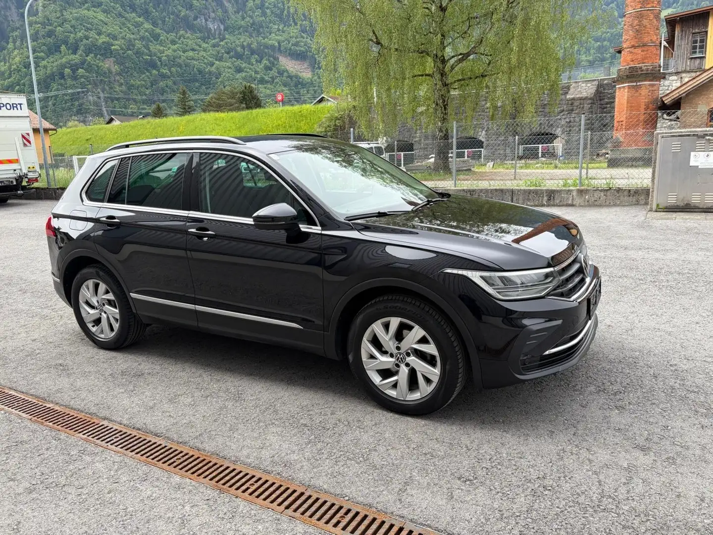 Volkswagen Tiguan Schwarz - 1