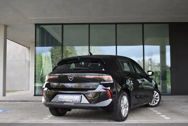 Opel Astra view 2