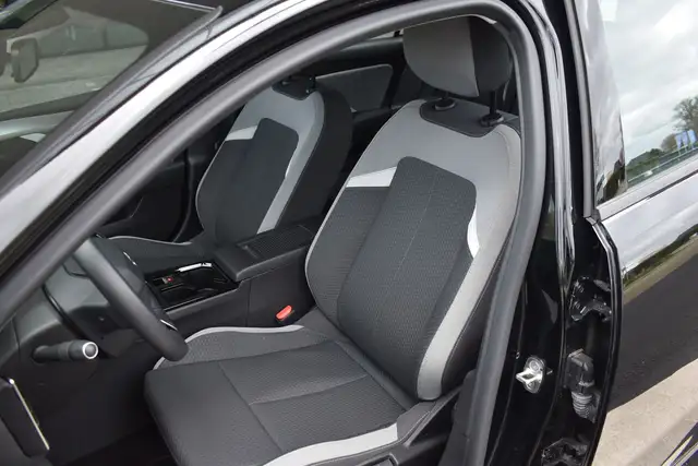 Opel Astra view 10