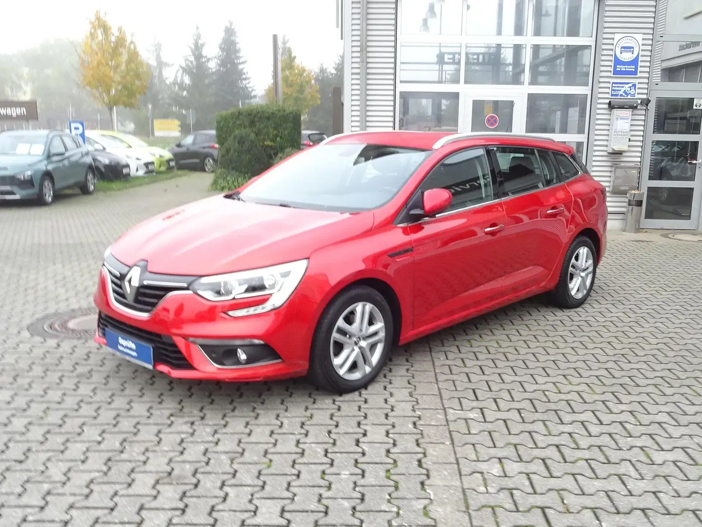 Renault Megane Grandtour TCe 140 GPF EDC LIMITED Klima PDC hinten Rot - 1