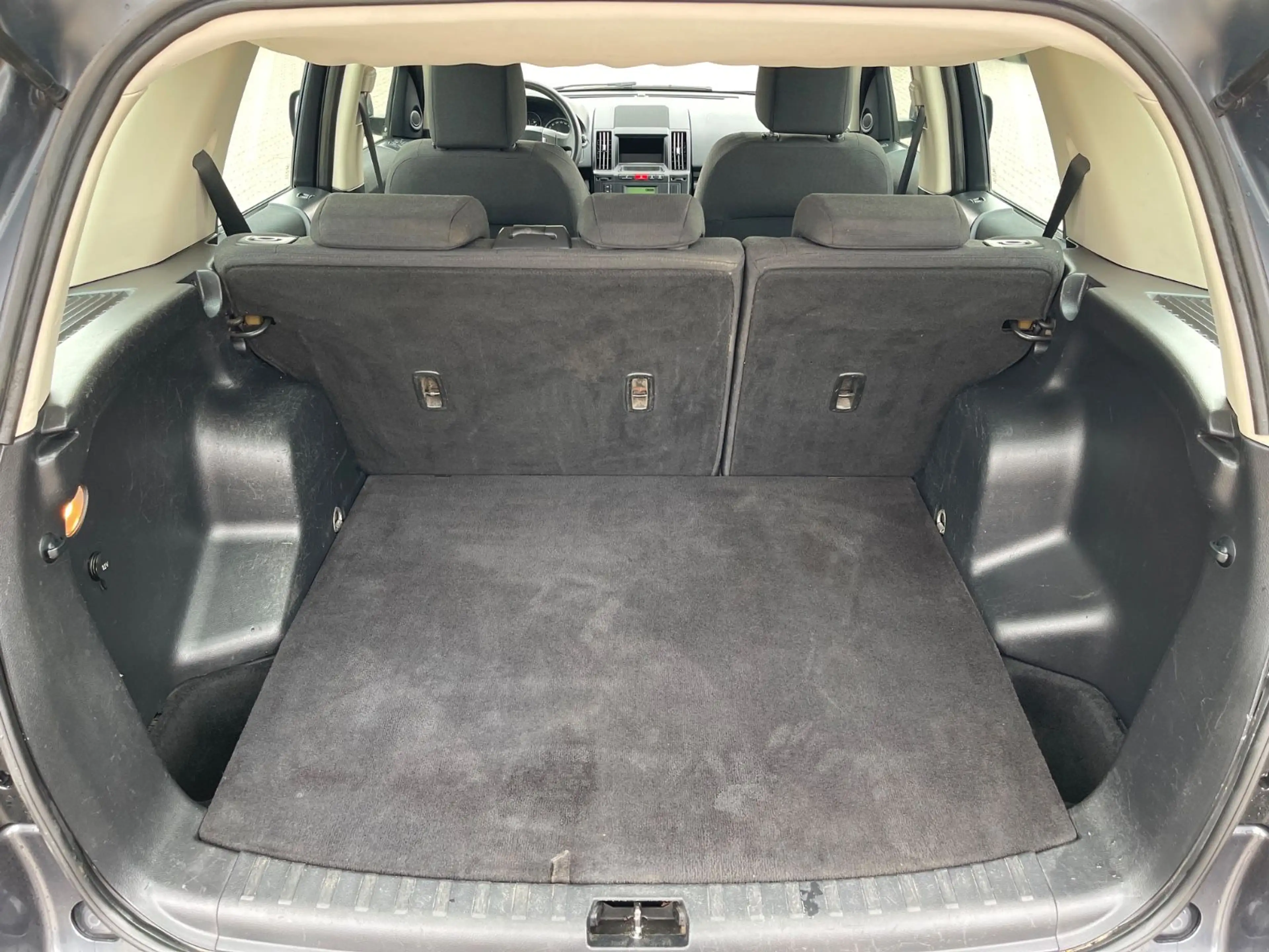 Land Rover Freelander 2 XE Limited Edition 2HD AHK — photo 14