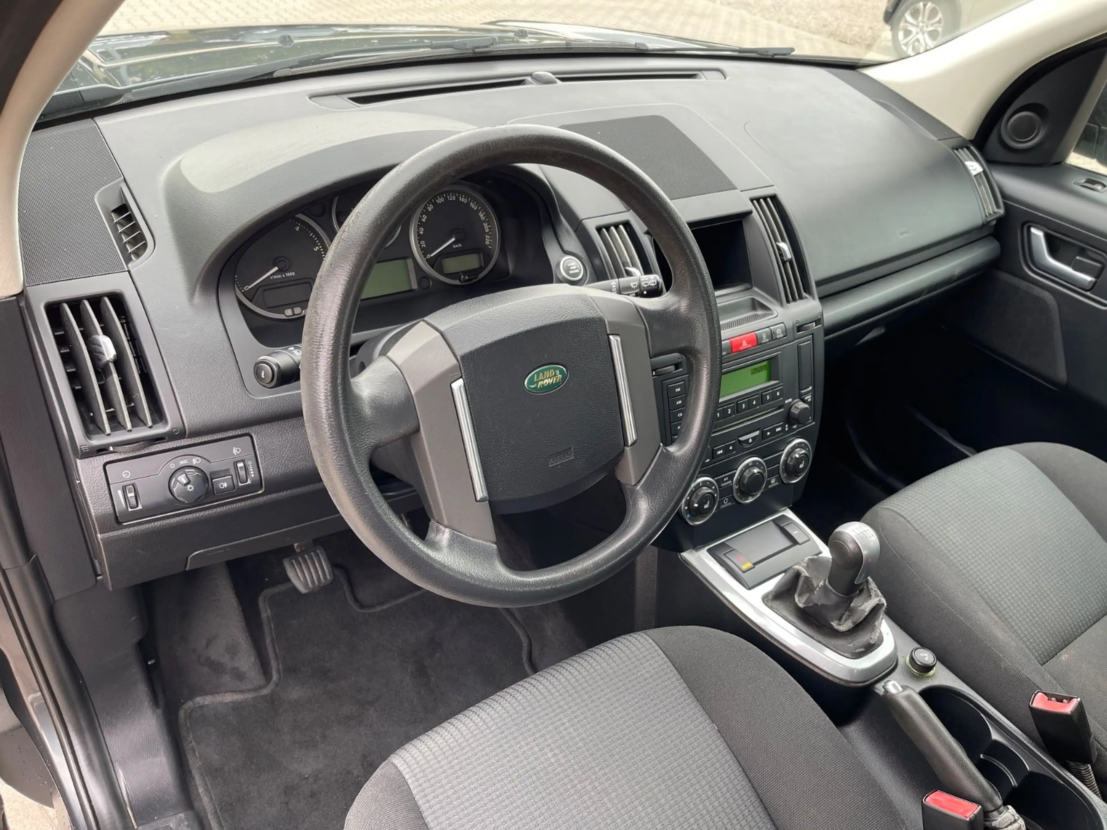 Land Rover Freelander 2 XE Limited Edition 2HD AHK — photo 11