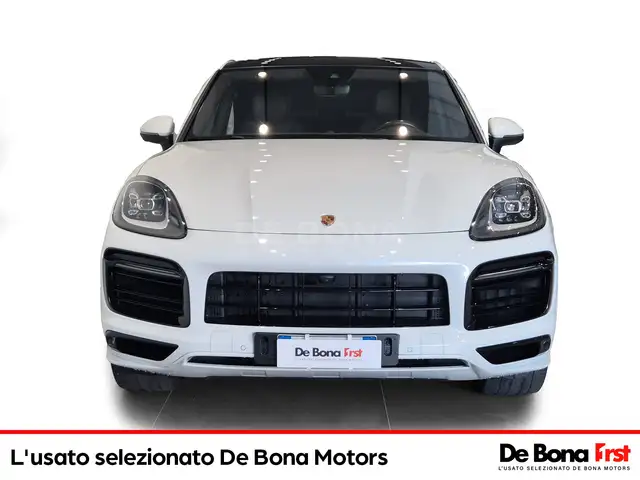 Porsche Cayenne view 6