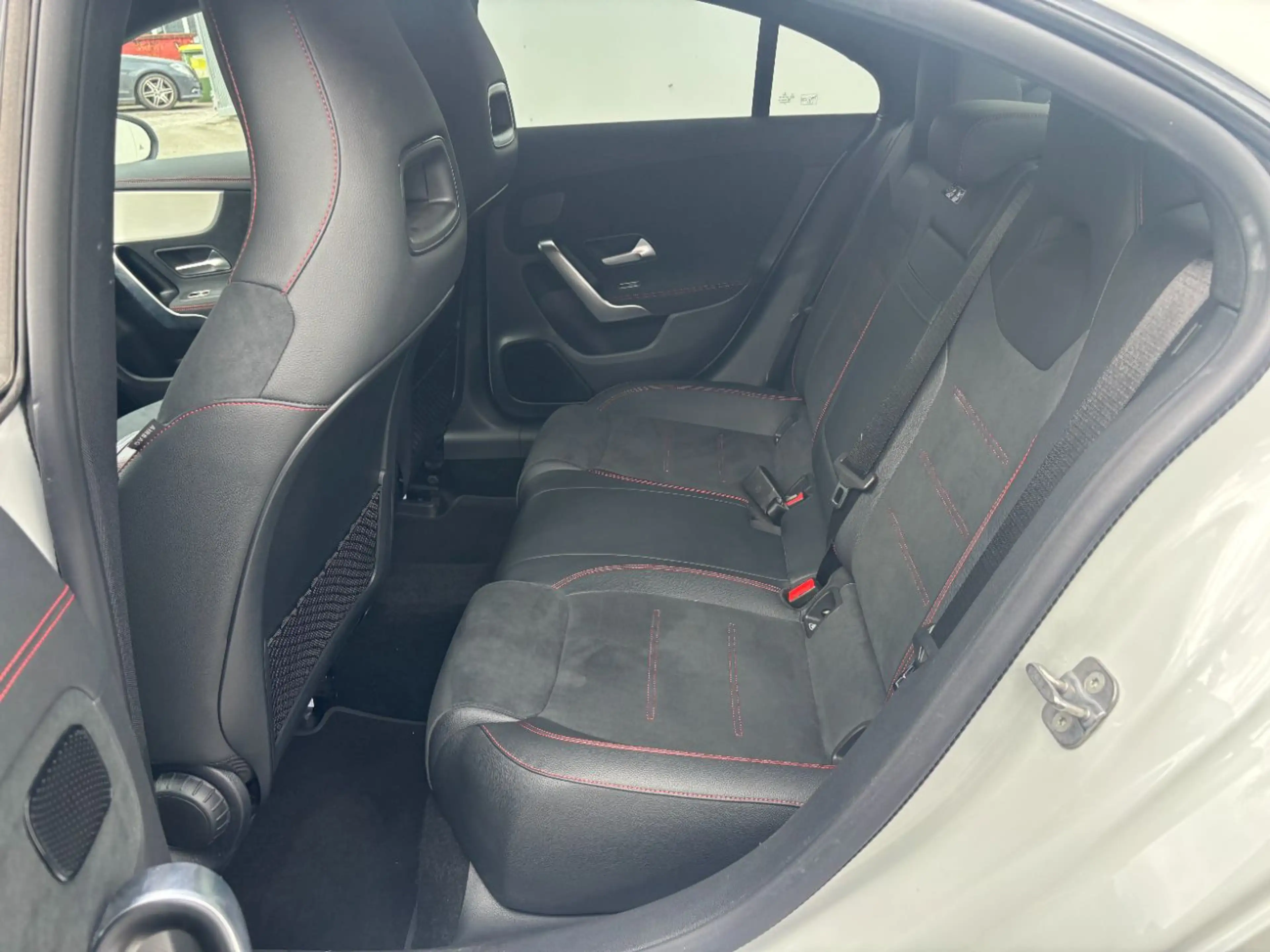 Mercedes-Benz CLA 35 AMG AMG CLA 35 4MATIC Coupé AMG Distr KeyGo — photo 8