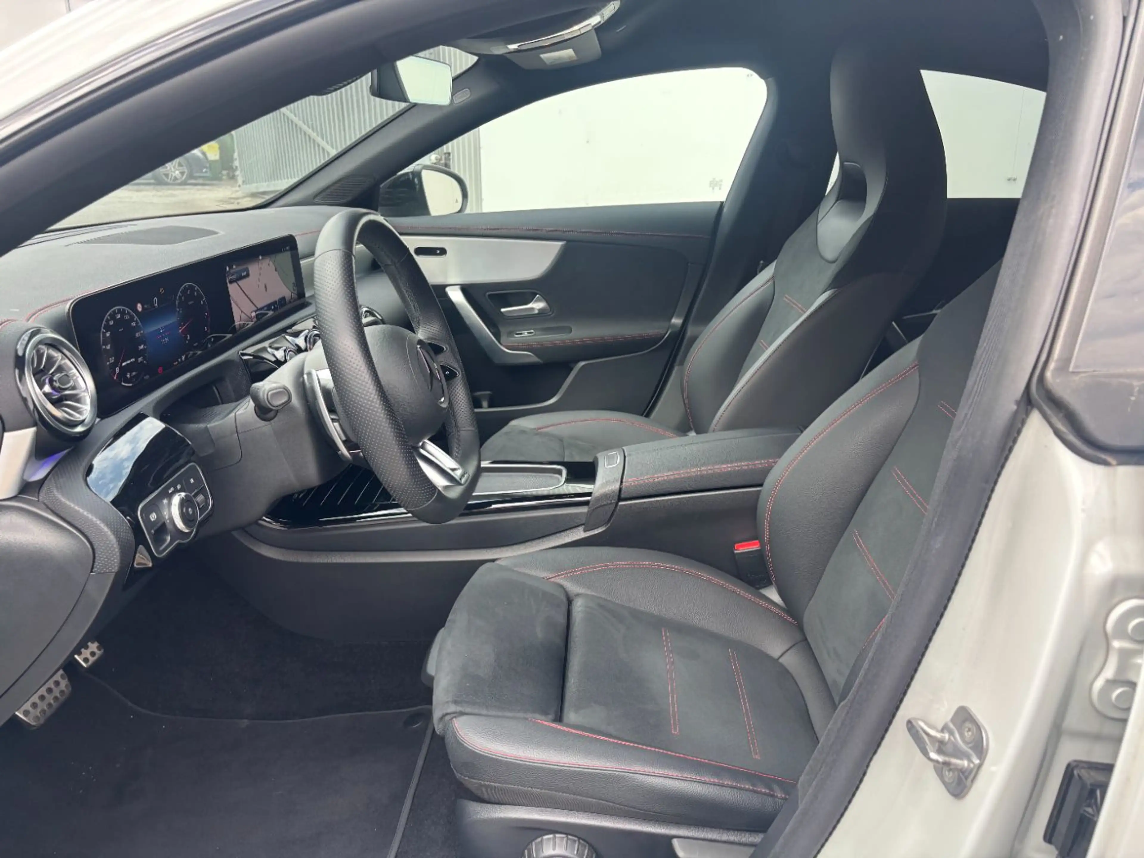 Mercedes-Benz CLA 35 AMG AMG CLA 35 4MATIC Coupé AMG Distr KeyGo — photo 7