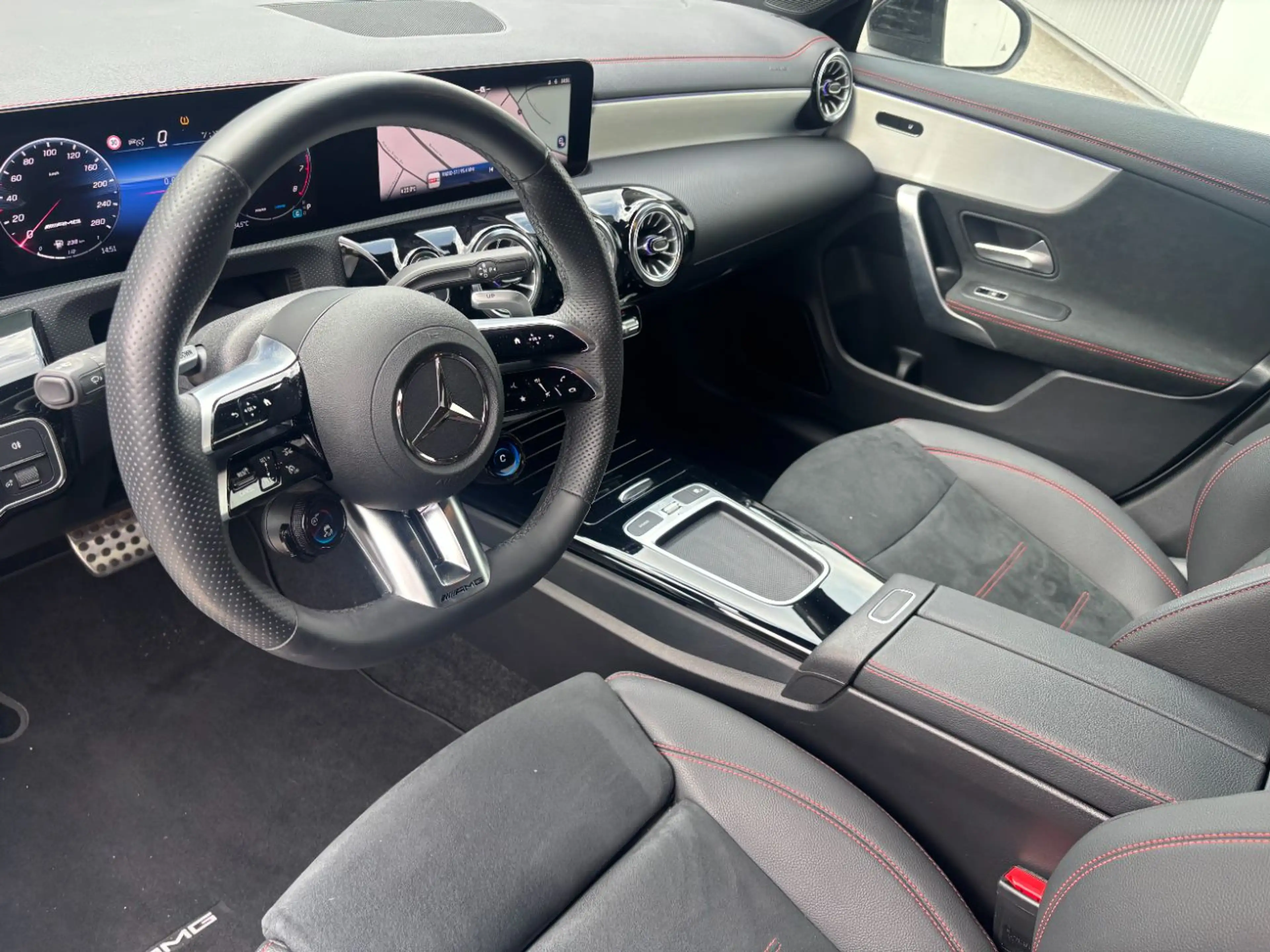 Mercedes-Benz CLA 35 AMG AMG CLA 35 4MATIC Coupé AMG Distr KeyGo — photo 6