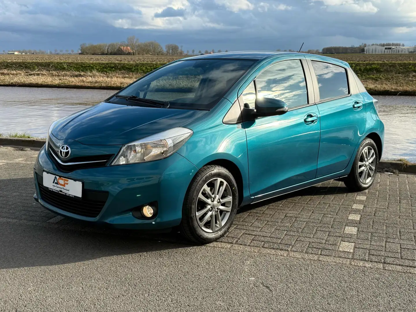 Toyota Yaris 1.0 VVT-i Comfort UNIEK / NAVI / CAMERA / WINTERSE Bleu - 2