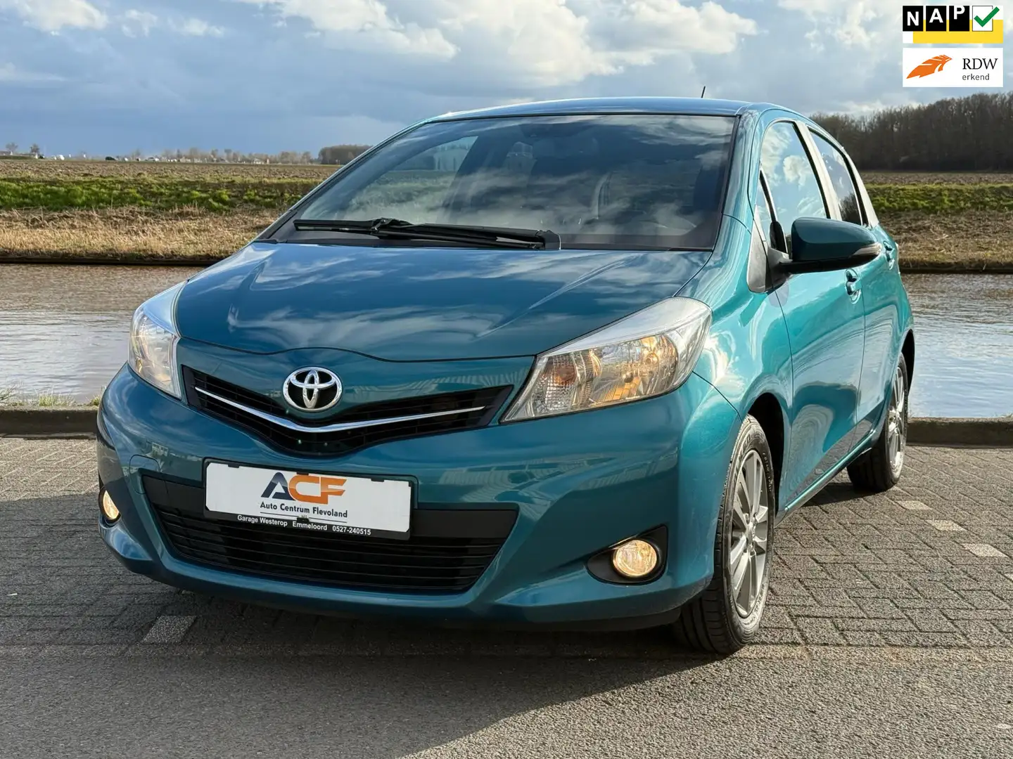 Toyota Yaris 1.0 VVT-i Comfort UNIEK / NAVI / CAMERA / WINTERSE Bleu - 1