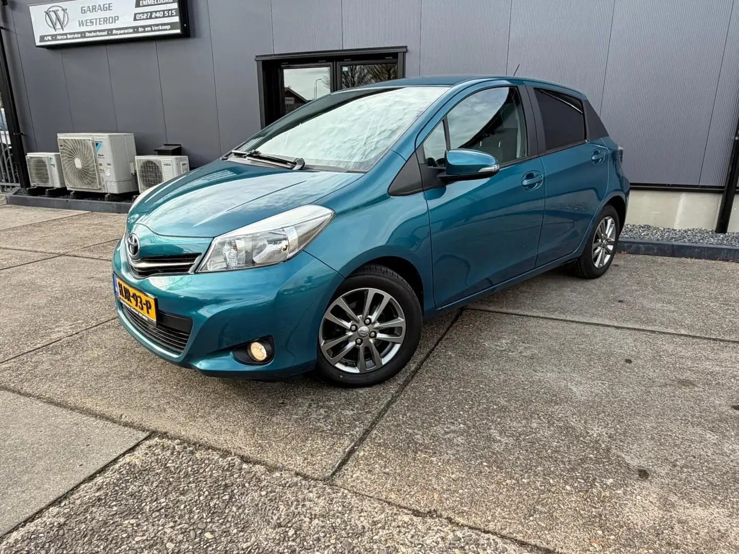Toyota Yaris 1.0 VVT-i Comfort UNIEK / NAVI / CAMERA / WINTERSE Azul - 2