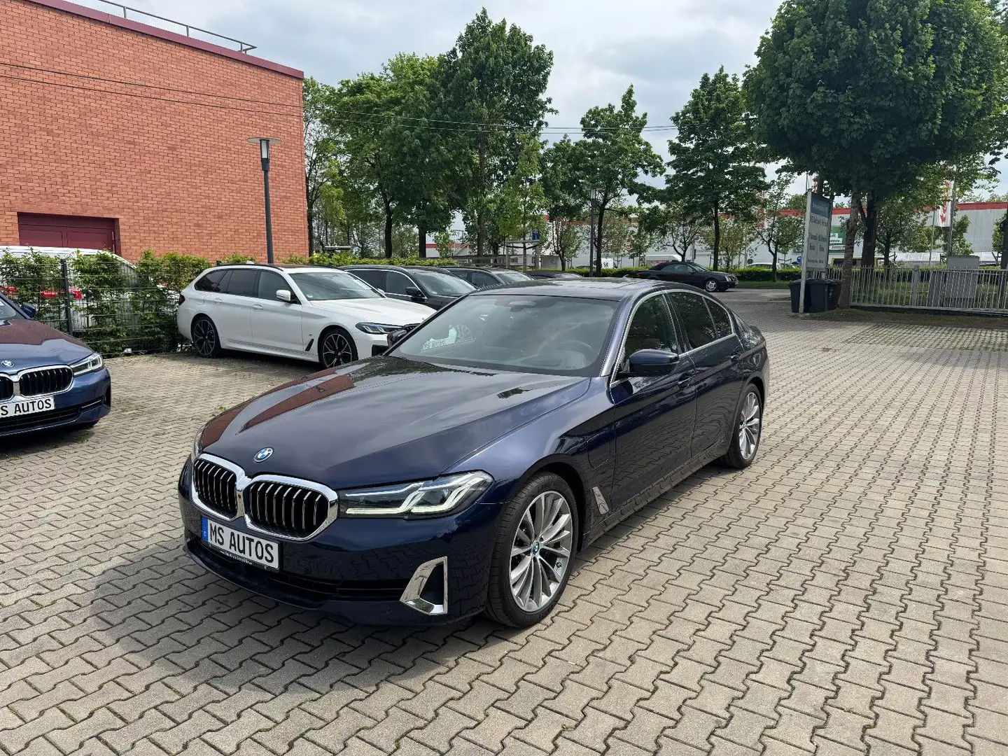 BMW 545 e xDri*Luxury Line*Glass Dach*Head Up*Laser Bleu - 1