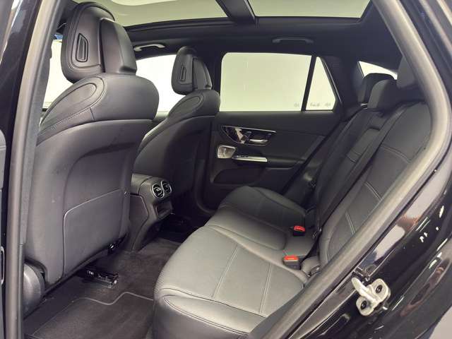 Mercedes-Benz GLC 200 — photo 19