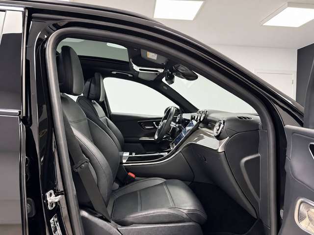 Mercedes-Benz GLC 200 — photo 12