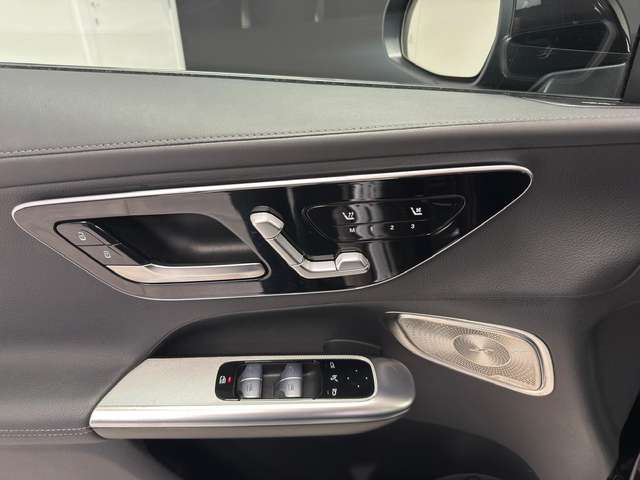 Mercedes-Benz GLC 200 — photo 20