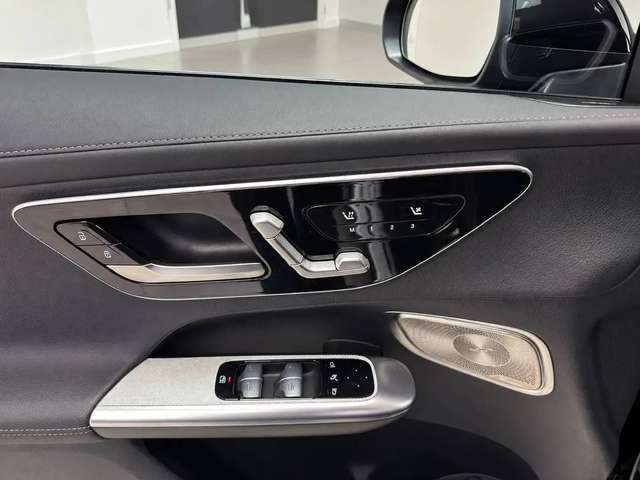Mercedes-Benz GLC 200 — photo 20