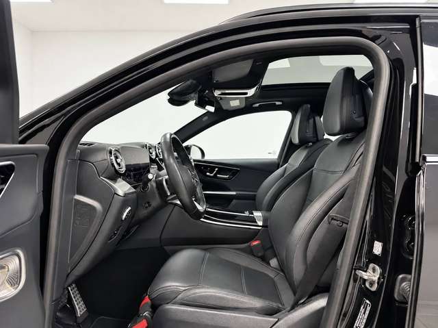 Mercedes-Benz GLC 200 — photo 11