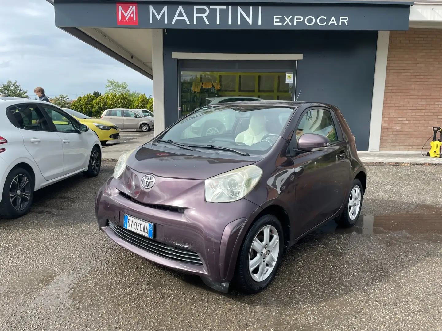 Toyota iQ 1.0 Multidrive Fialová - 1