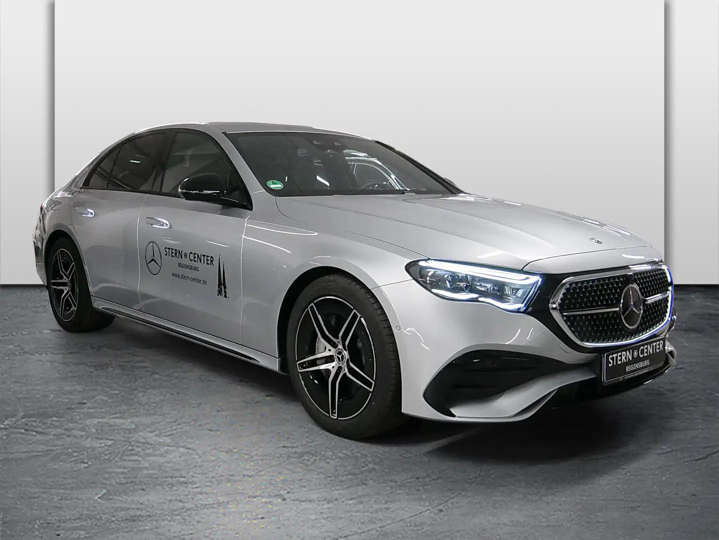 Mercedes-Benz E 450 d 4MATIC Limousine MBUX AMG Perf-AGA LED Silber - 2