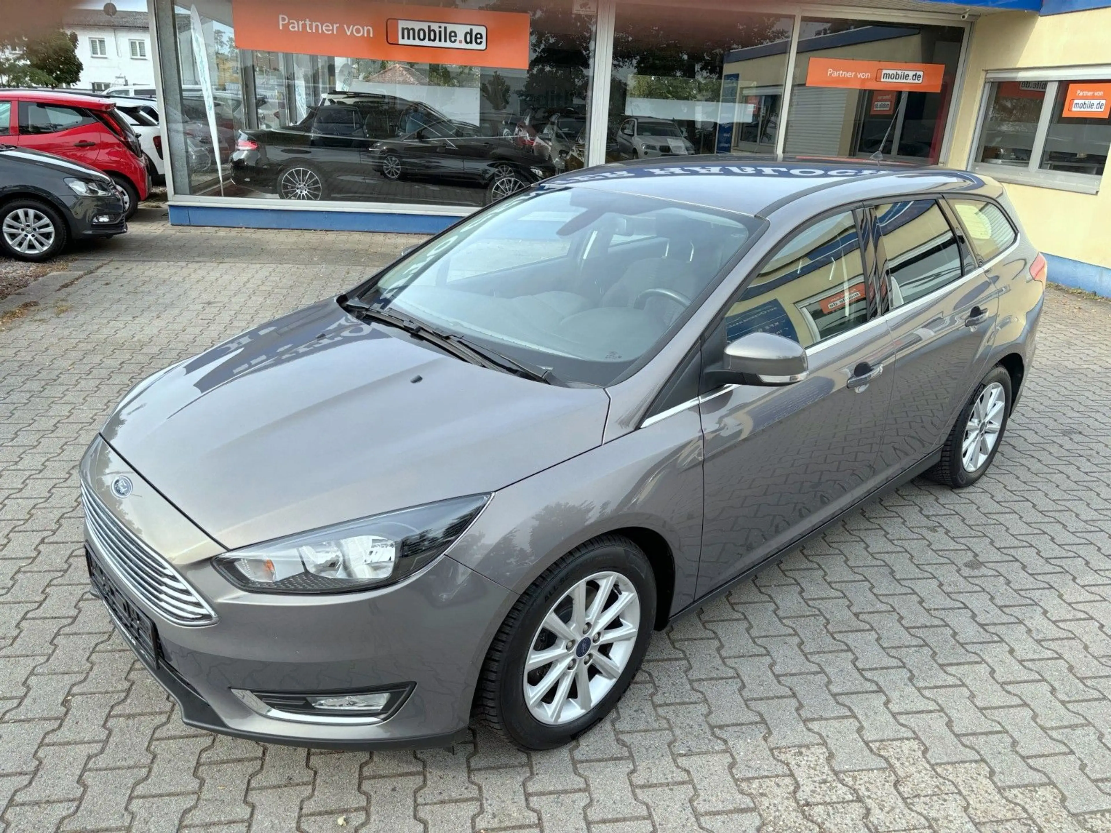 Ford Focus Turnier Titanium Automatik Navi Service+ — photo 5
