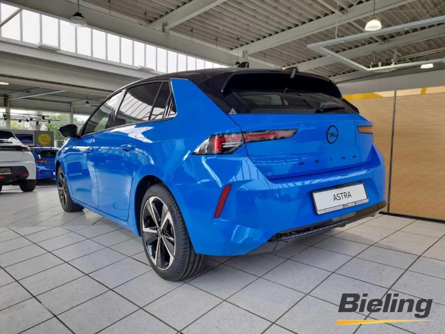 Opel Astra GS 1.2l, NAVI, Head-Up-Display, SHZ, PDC Grün - 2