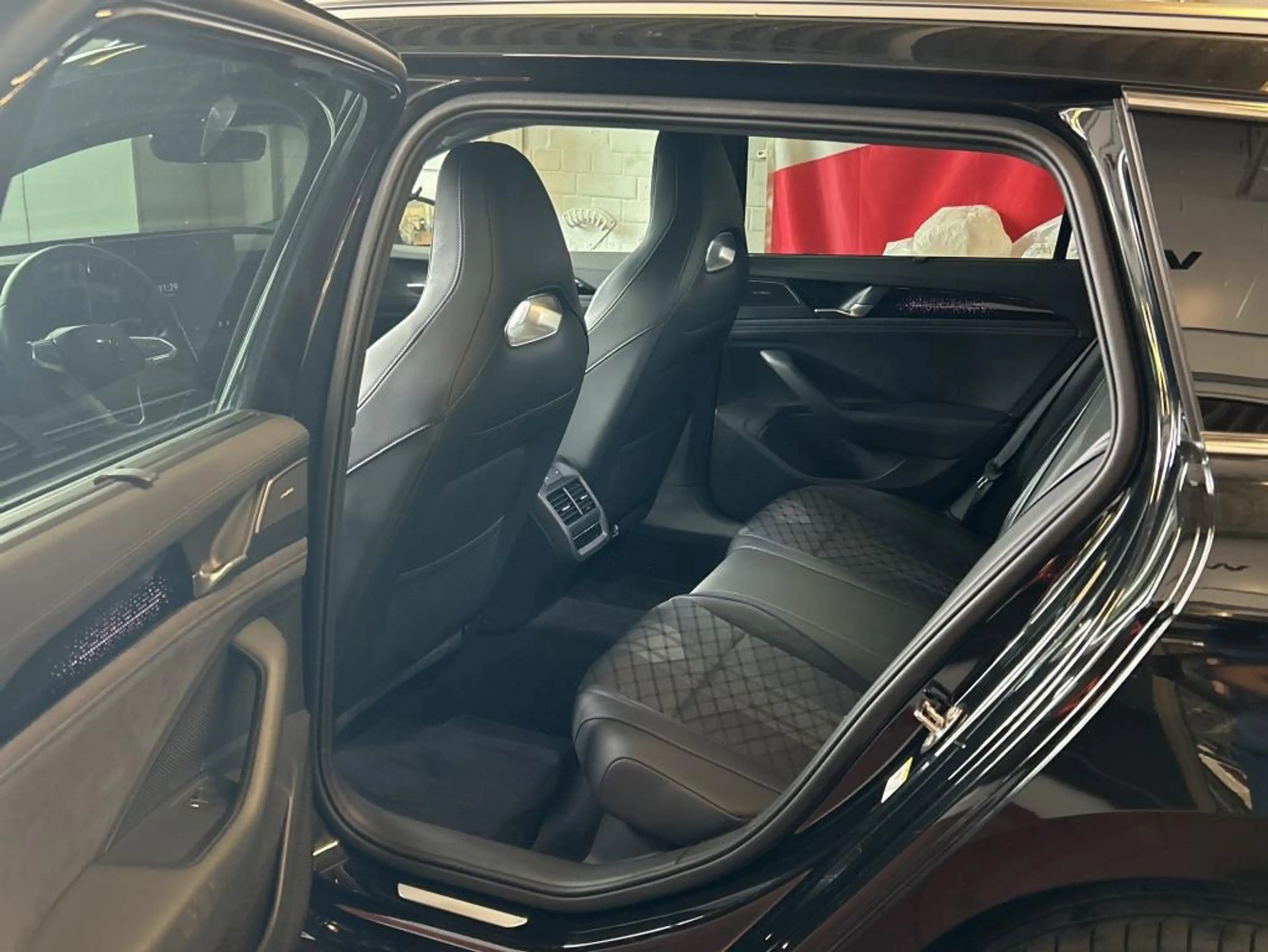 Volkswagen Passat Variant 142 kW 4Motion R-Line *PANORAMA*H&K Hifi*AHK*IQ.Driv — photo 10