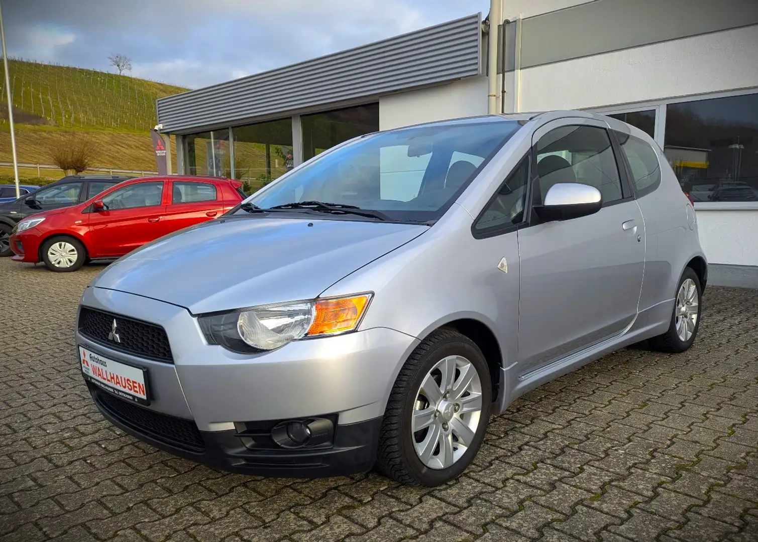 Mitsubishi Colt 3-Türer 1,1 Klima+Sitzheizung+Allwetter Silber - 1