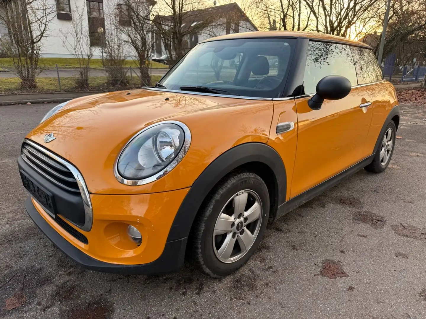 MINI One Mini 3-trg. One EURO 6 HU 12.2027 Neu Orange - 1