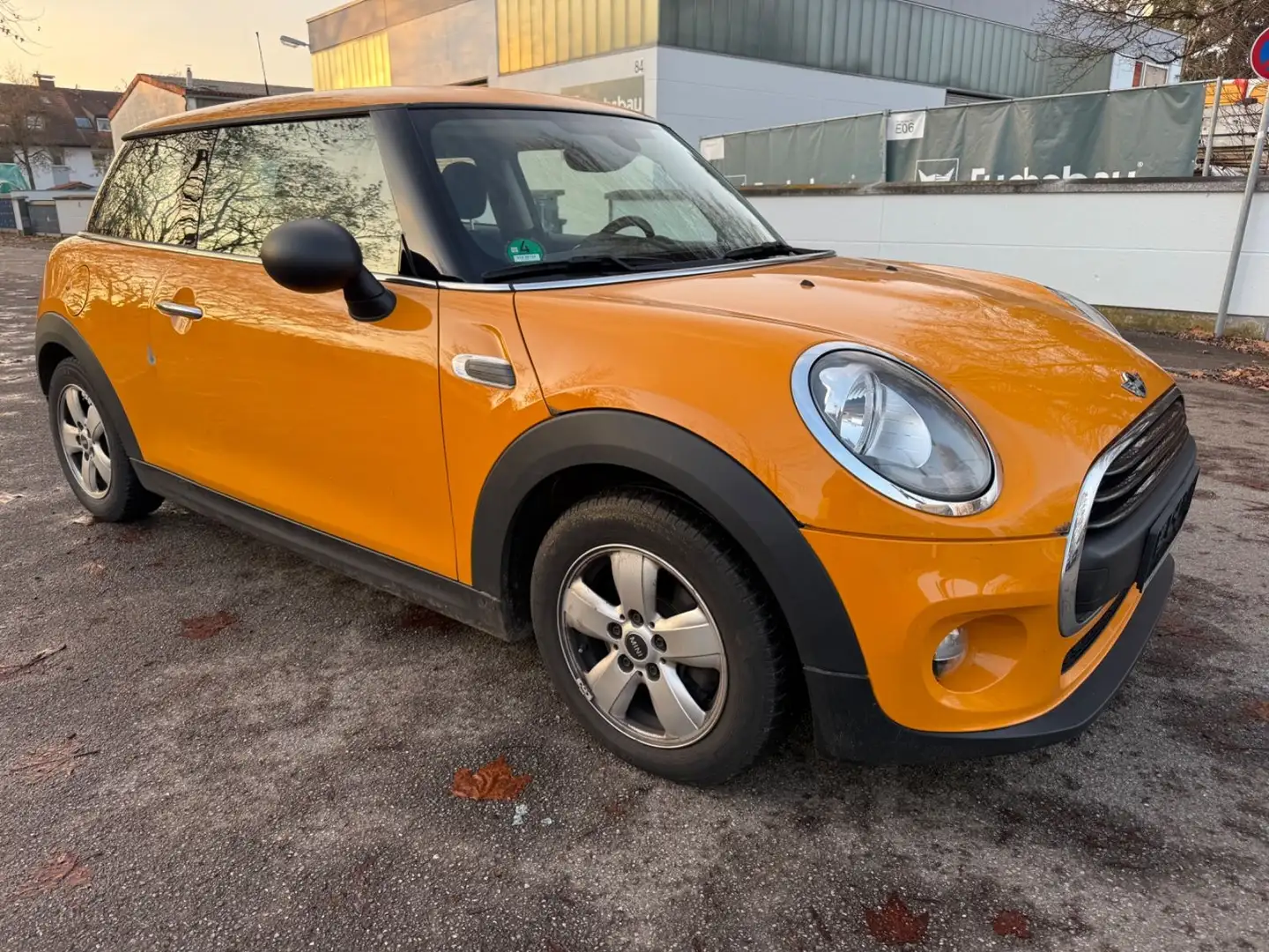 MINI One Mini 3-trg. One EURO 6 HU 12.2027 Neu Orange - 2