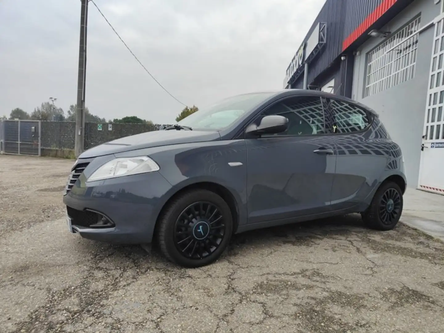 Lancia Ypsilon Ypsilon III 2011 1.2 8v Gold c/CL ecochic Gpl 69cv Grigio - 2