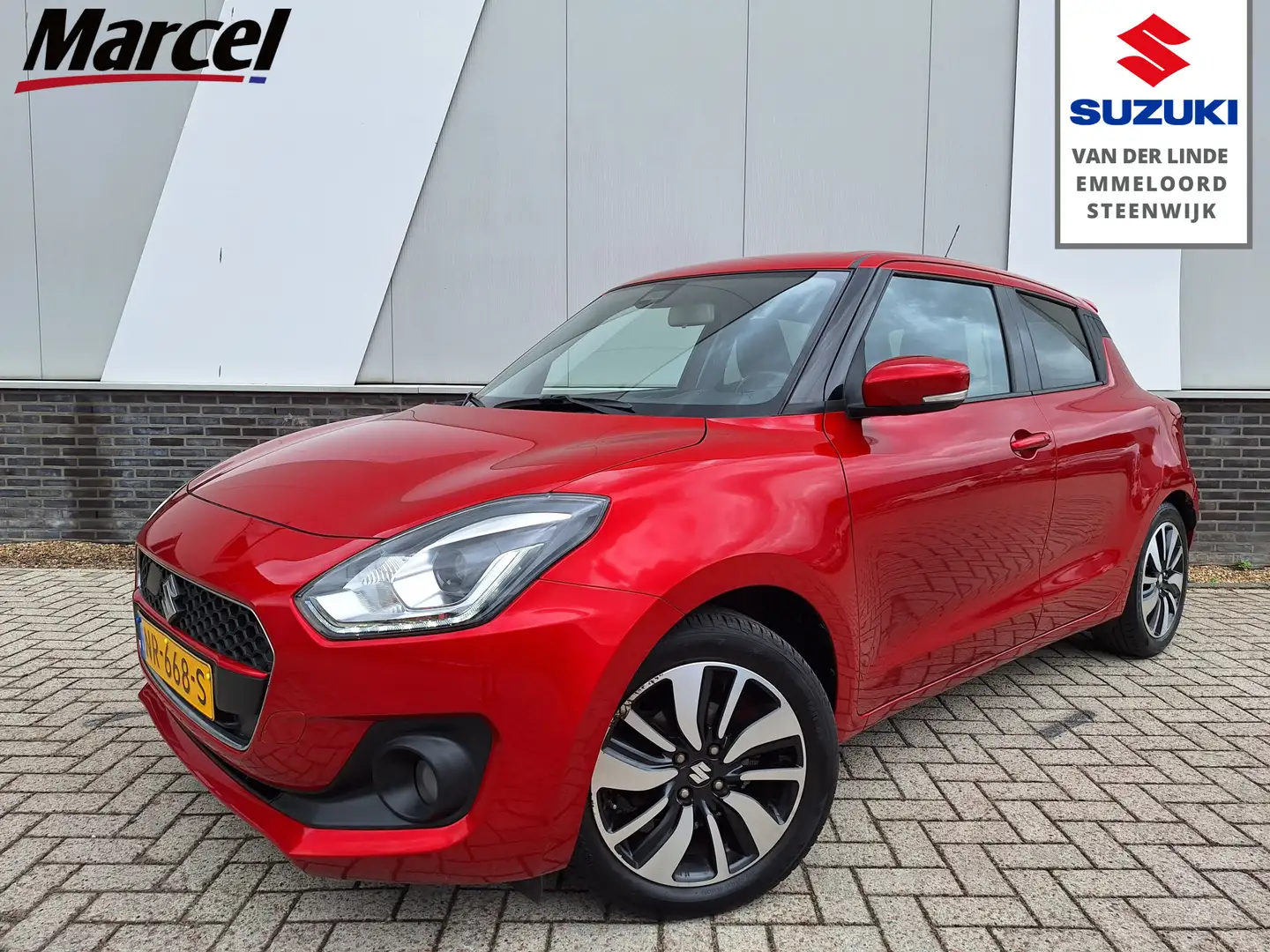 Suzuki Swift 1.0 BoosterJet Stijl Smart Hybrid 112pk | Navi | A Rouge - 1