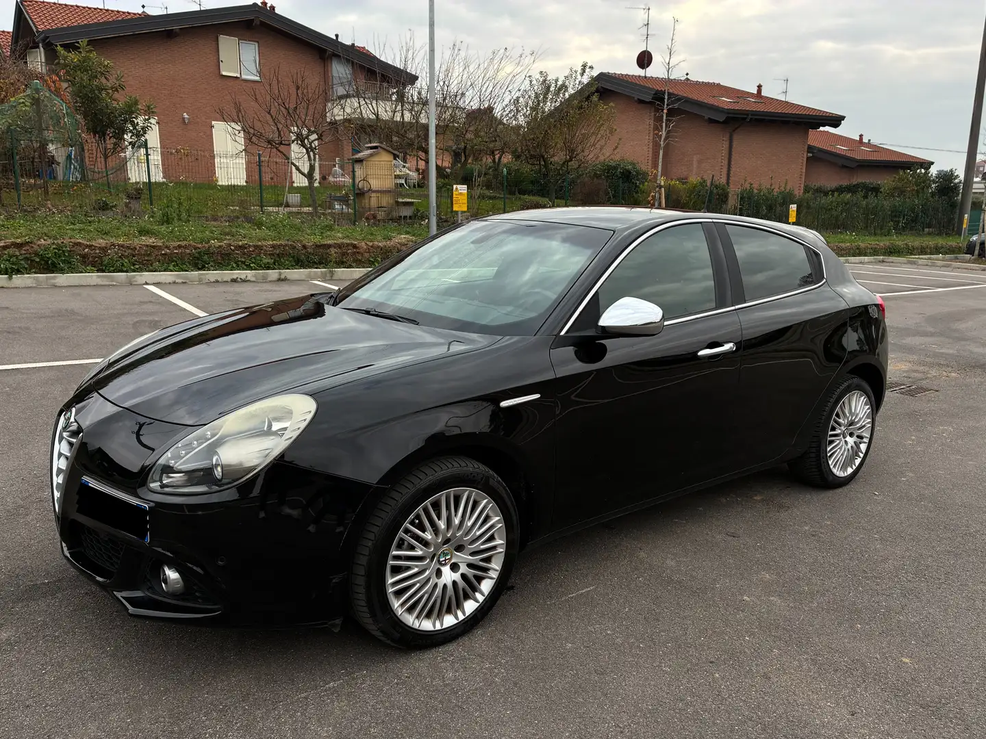 Alfa Romeo Giulietta Giulietta 1.6 JTDm 105 CV – Exclusive Чорний - 1