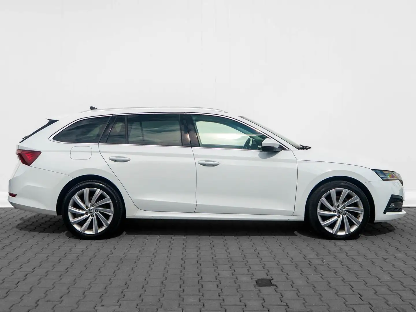 Skoda Octavia Combi 1.4 TSI iV PHEV 204pk Business Edition | Ada Wit - 2
