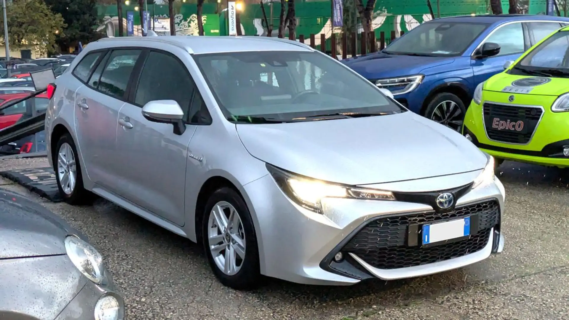 Toyota Corolla BUSINESS TS 1.8h 122cv(98cv) AUTO Grigio - 2