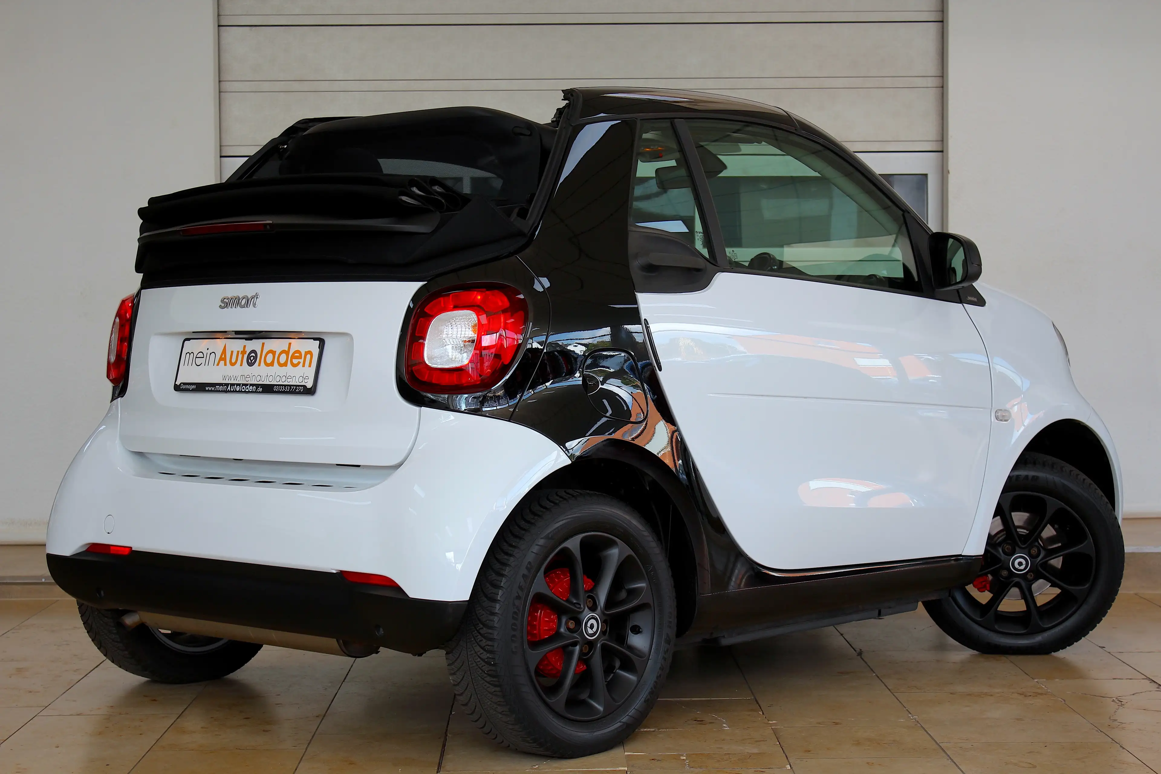 smart forTwo 453 Cabrio Passion Aut. *NAVI*LED*SHZ*KAMERA*APPLE*ANDROID*DAB* — photo 2