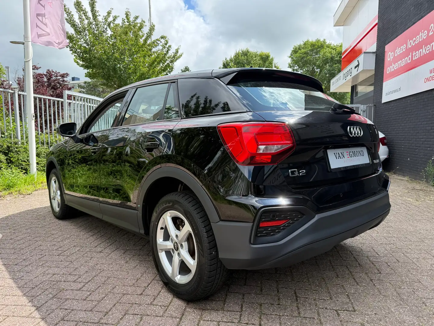 Audi Q2 35 TFSI, Automaat Zwart - 2