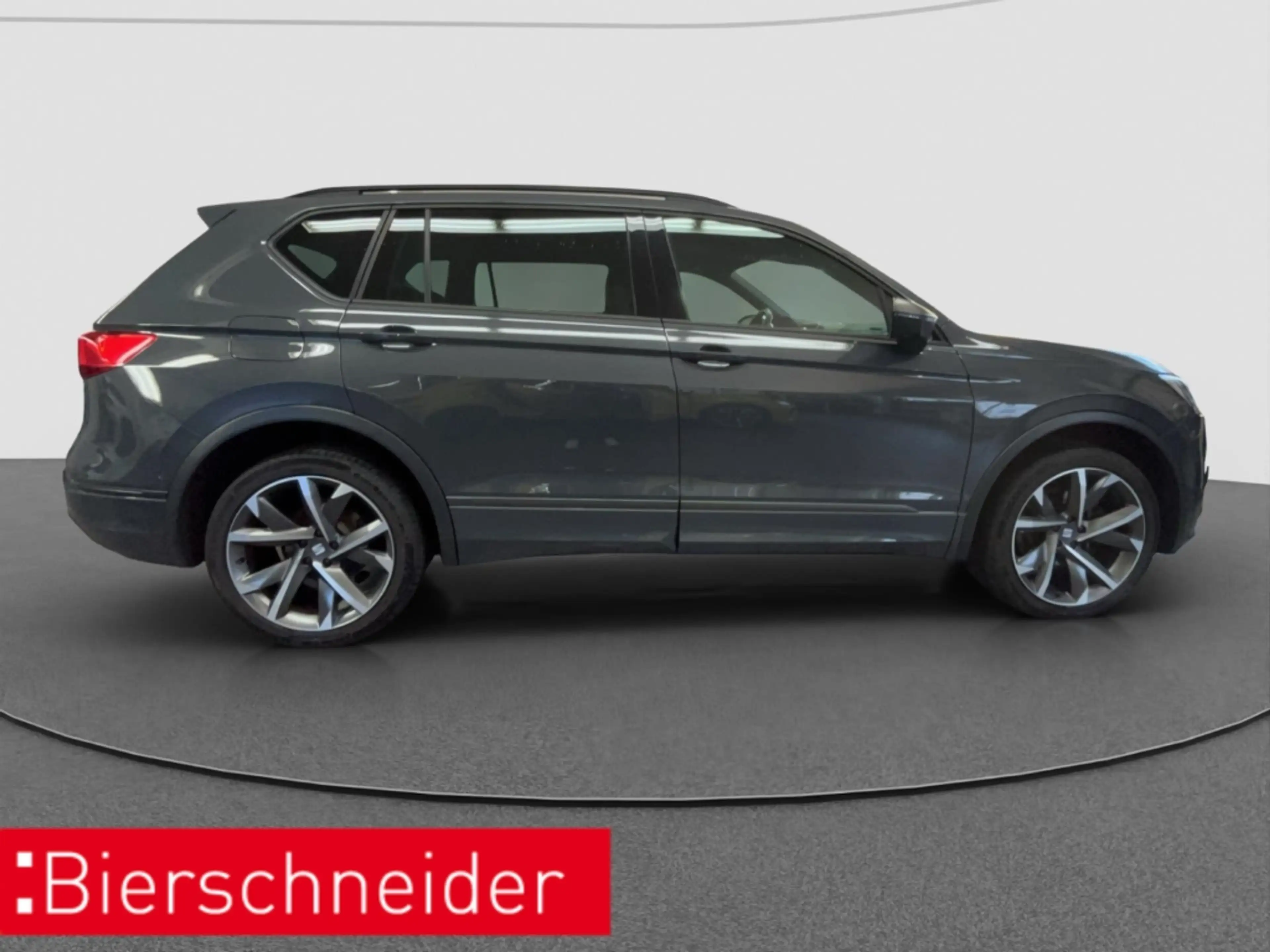 SEAT Tarraco 2.0 TSI DSG 4Dr FR AHK NAVI REAR VIEW — photo 8