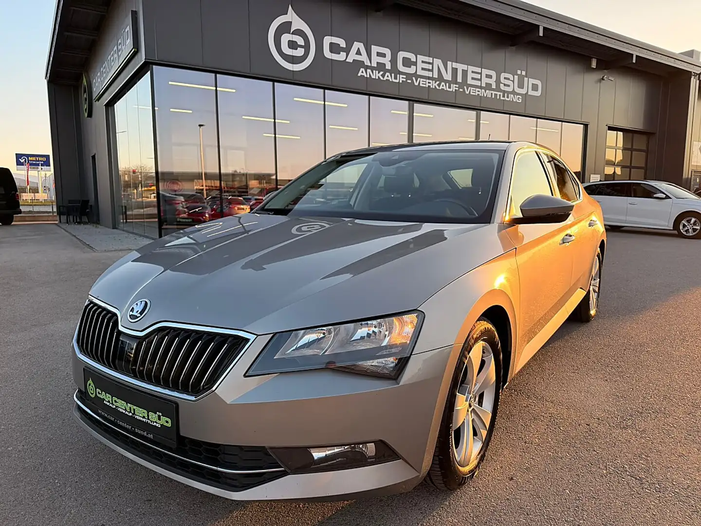 Skoda Superb 2,0 TDI 4x4 Ambition DSG Beige - 1