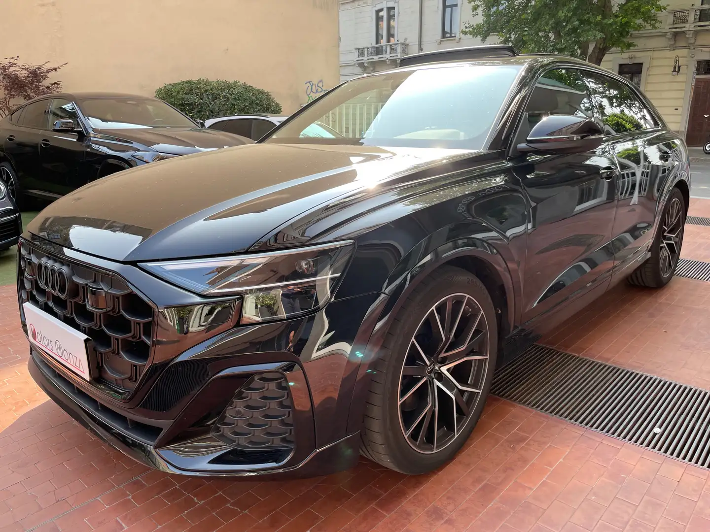 Audi Q8 45 3.0 tdimhev S line edition -tetto-cerchi da 22" Nero - 2