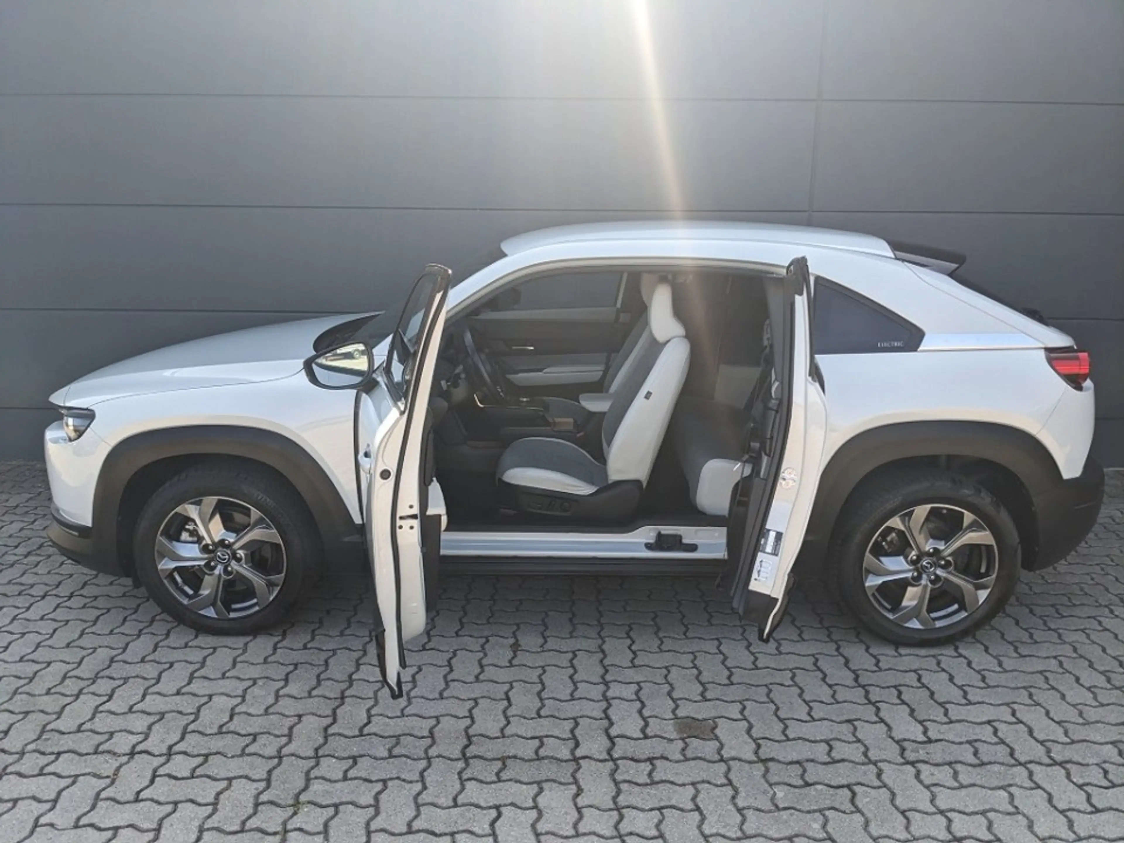 Mazda MX-30 e-SKYACTIV Advantage Navi Matrix-LED 1.Hand — photo 4