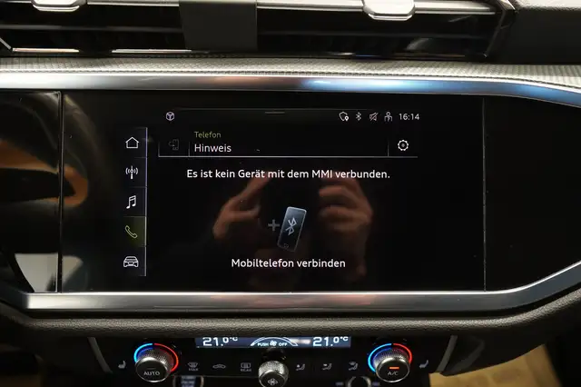 Audi Q3 view 30
